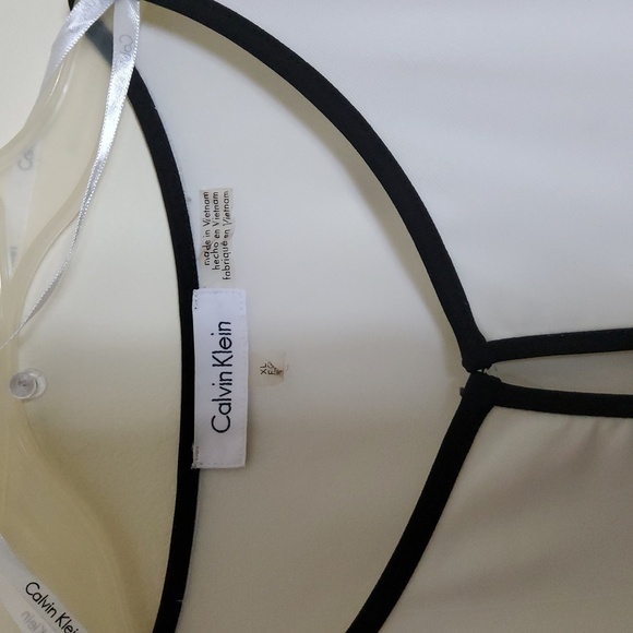 Calvin Kline Bone Trimmed with black Cape Blouse Size XL - Picture 2 of 5